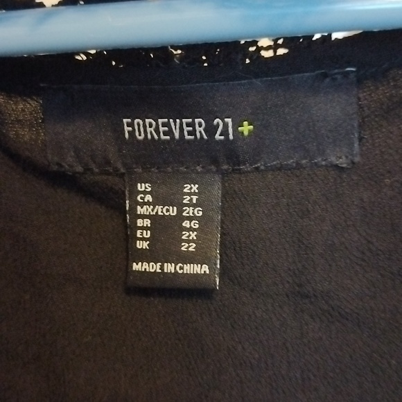 Black Cover Up from Forever 21 - Picture 4 of 9